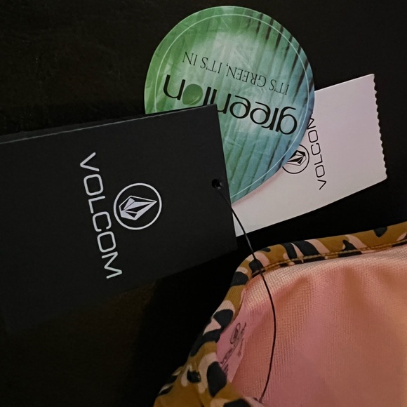 NWT Volcom GIRLS RUNNING WILD BIKINI SET - ANIMAL PRINT Sz: 14 - Picture 13 of 15